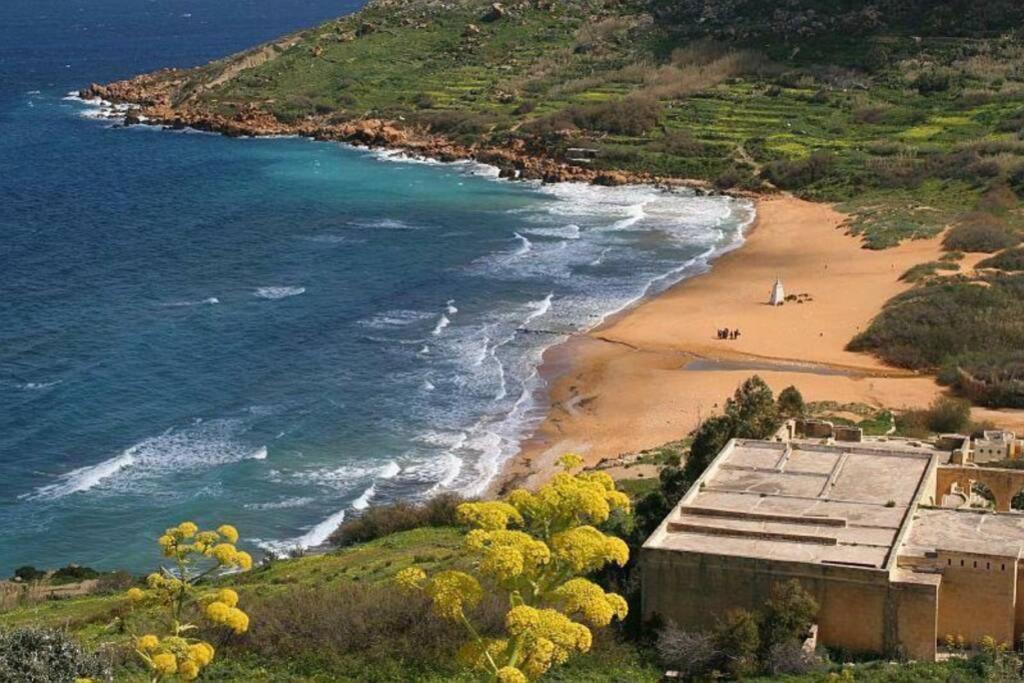 Spacious Apartment In Marsalforn, Gozo Esterno foto