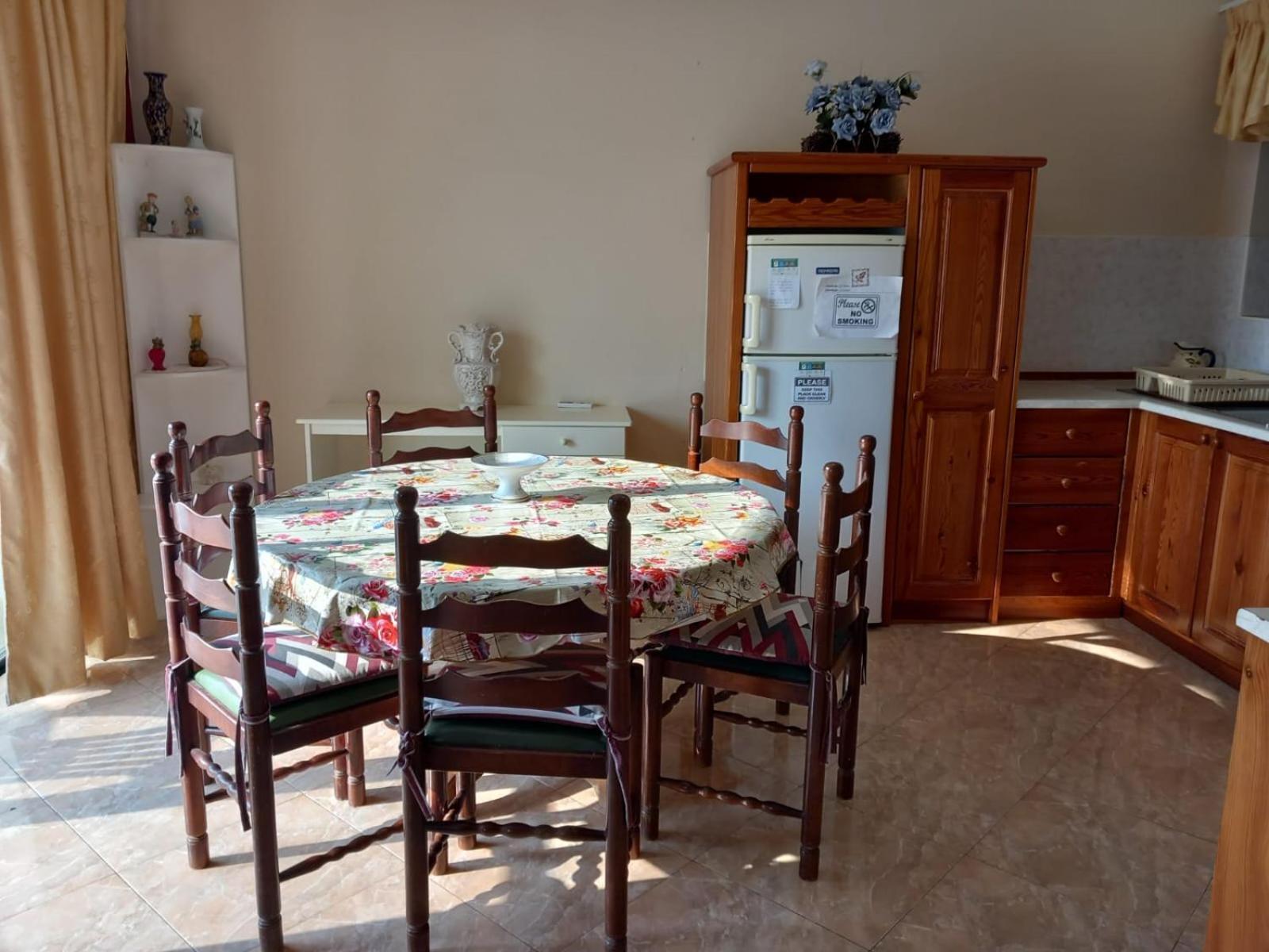 Spacious Apartment In Marsalforn, Gozo Esterno foto